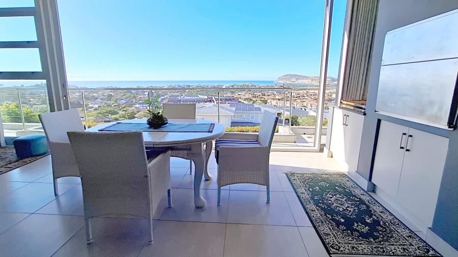 2 Bedroom Property for Sale in Robberg Ridge Western Cape